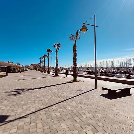 アパート Dolores Seaview - 200 M From